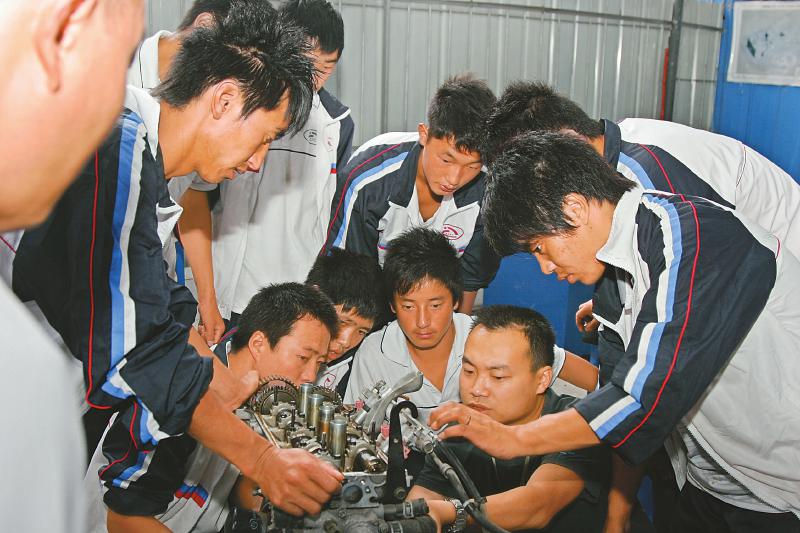 民族地区“9+3”免费教育计划实施10年成效显著