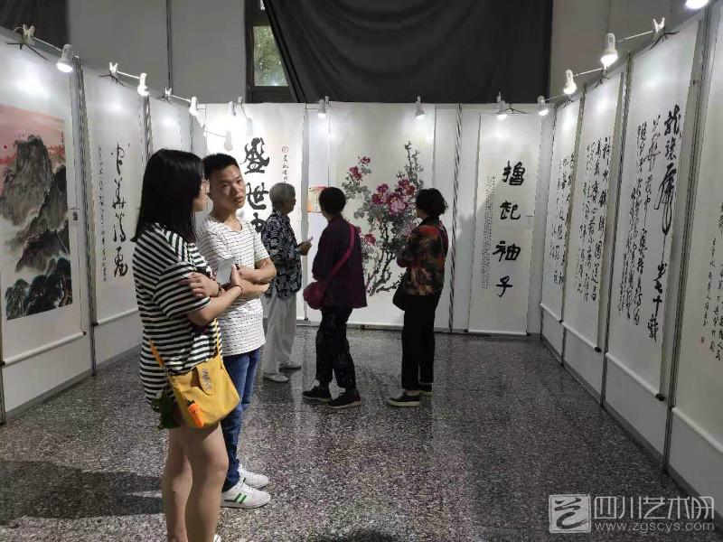 四川省书画界庆祝新中国成立70周年书画展在四川科技馆开幕