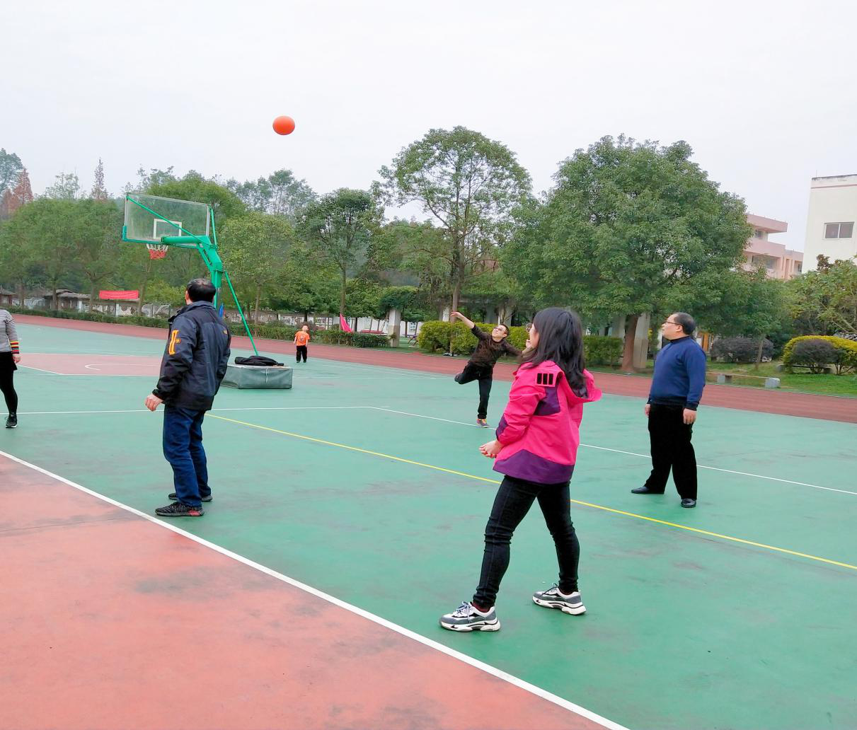 成都天府新区三星小学2019年秋教职工---气排球比赛活动