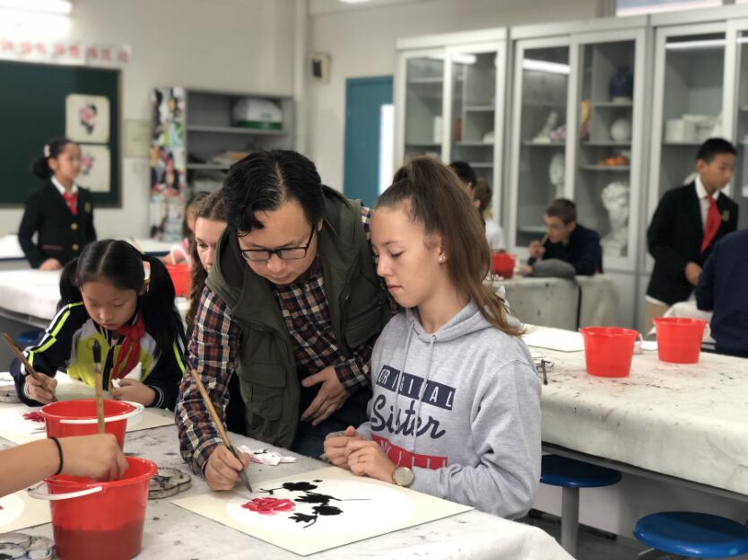 成都市茶店子小学开展中德文化交流活动