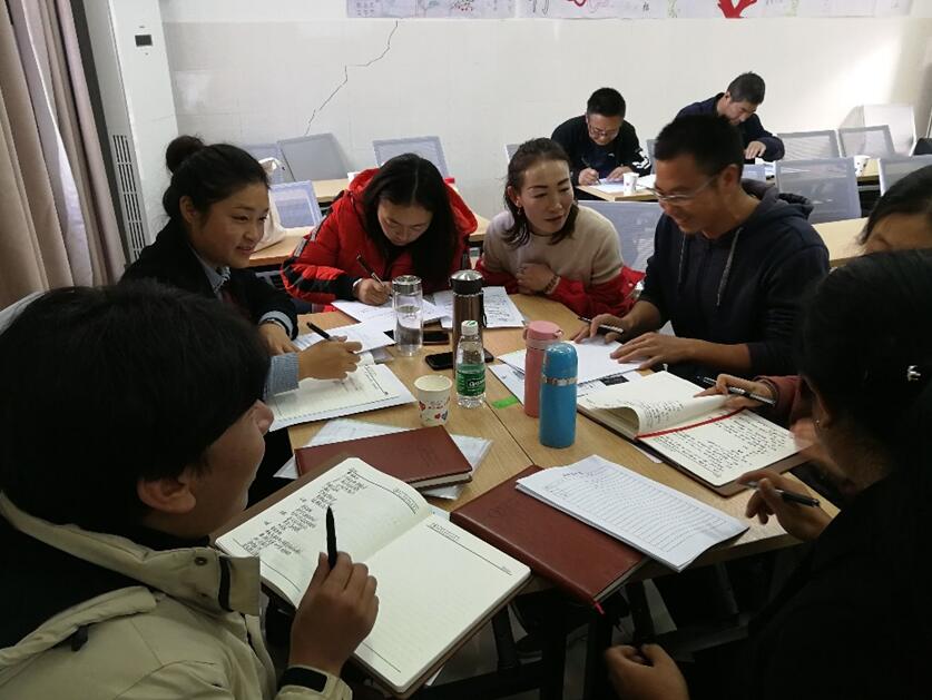 丹巴县打造一支送教“尖兵连”全力做好教师培训团队集中研修工作
