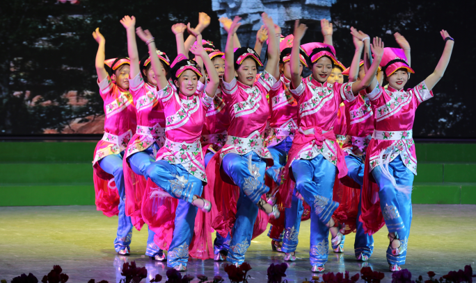 阿坝州教育工会联合会举行庆祝新中国成立70周年文艺展演