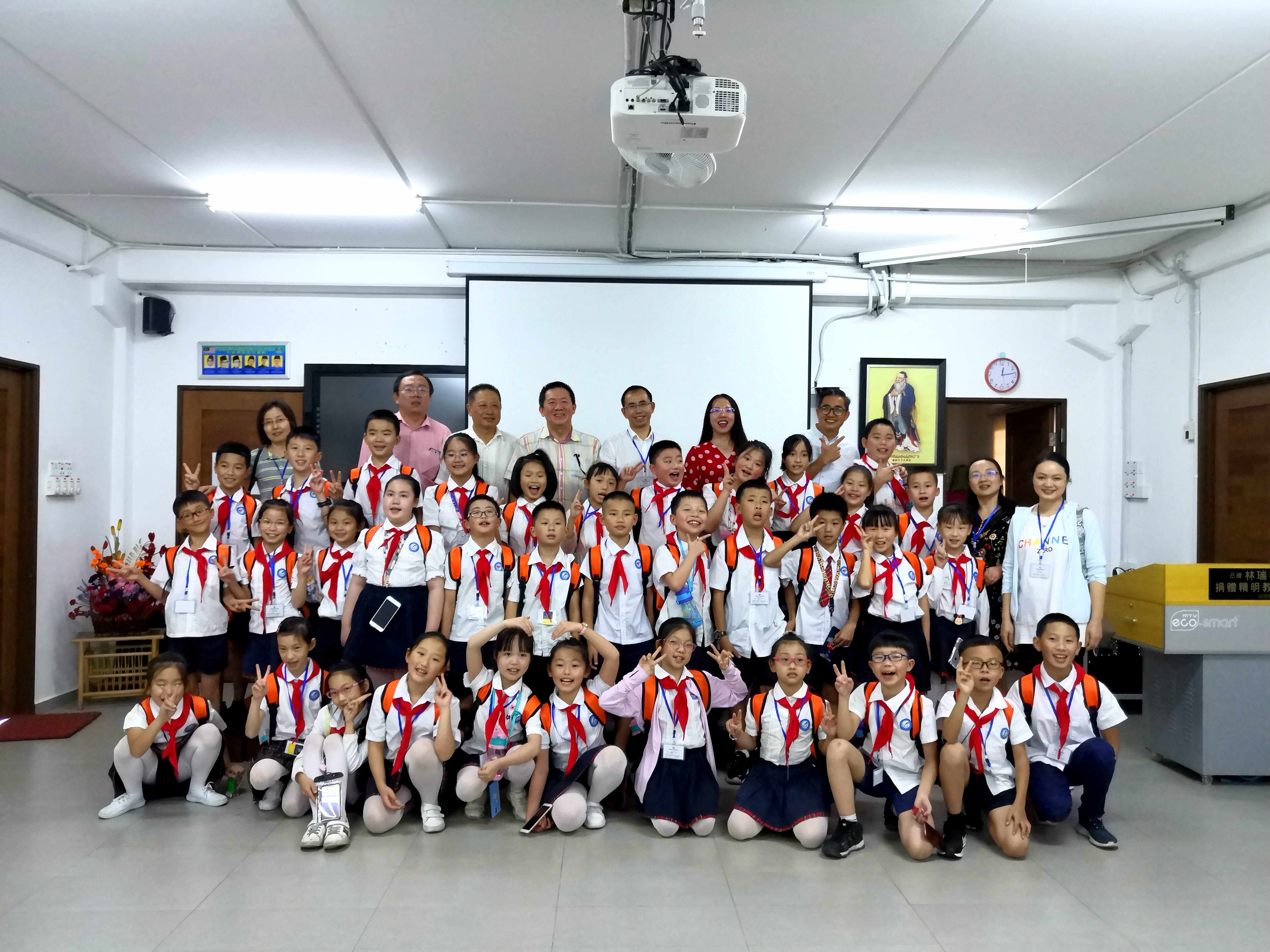 马来半岛话交流，情智少年展风采