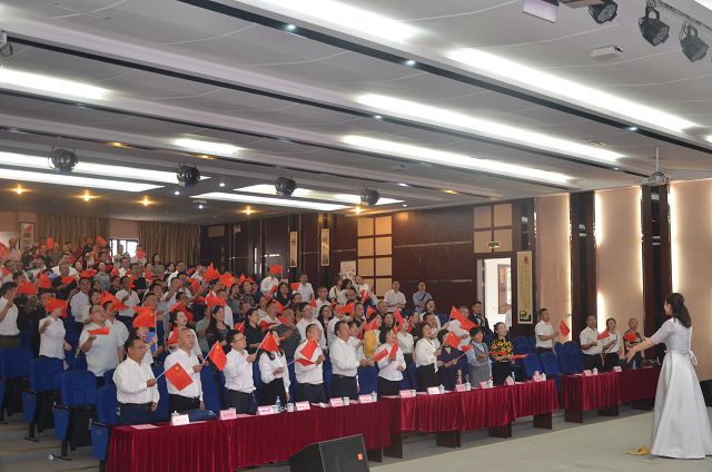 县教育局机关举行庆祝新中国成立70周年朗诵比赛