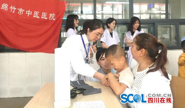 点赞!6年坚守为特殊学校学生健康保驾护航