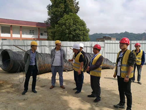 芦山县教育局局长林涛带队检查节前学校安全工作