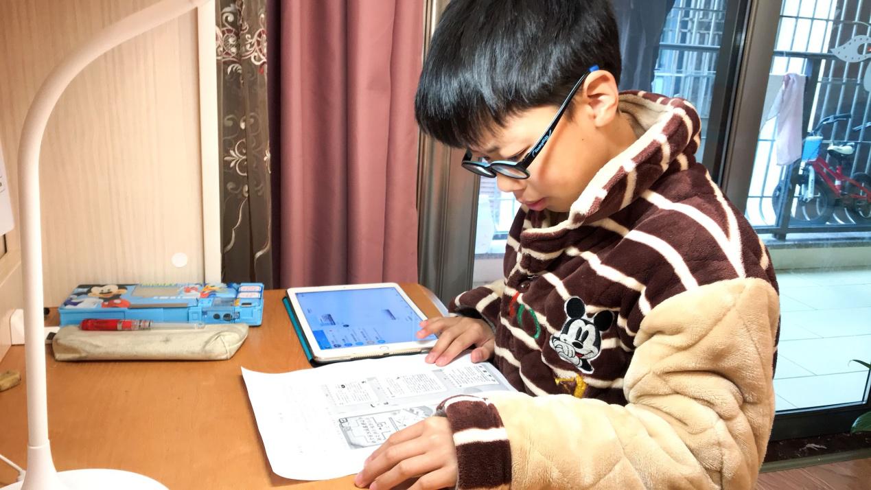 特殊学校：新型冠状病毒肺炎疫情中的线上课堂