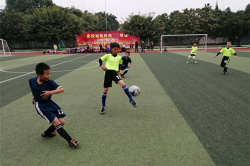 广汉市小学生校园足球联赛鸣金收兵