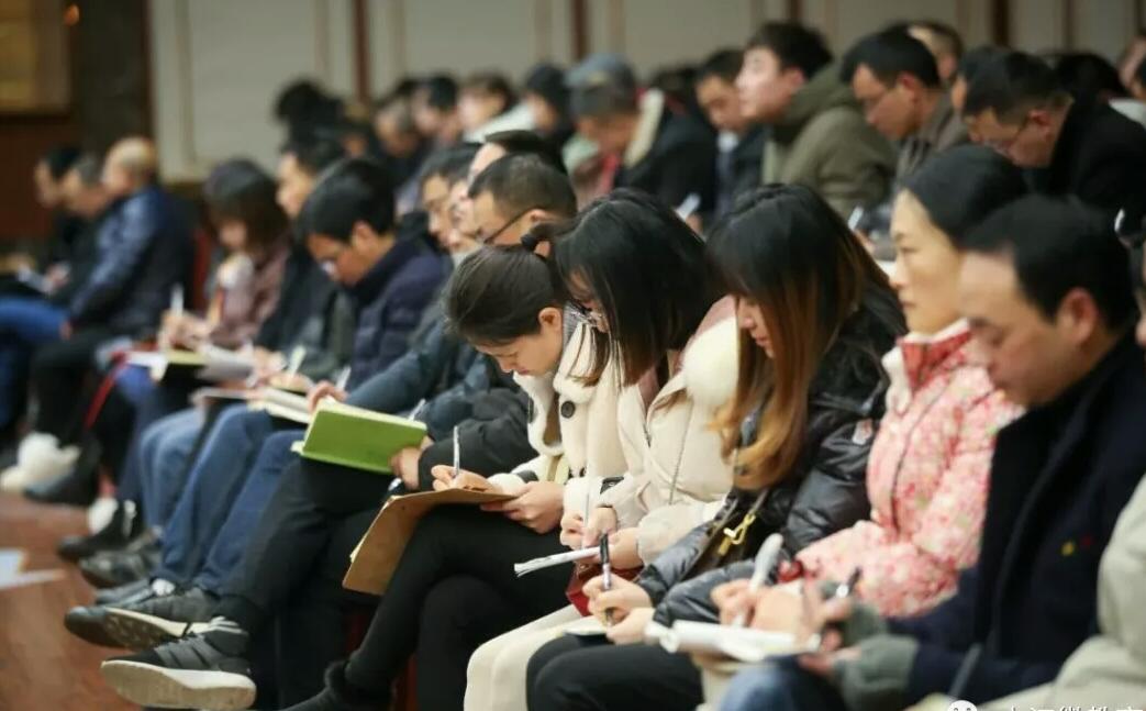 中江800余名干部聆听《学校管理的实践与探索》专题讲座