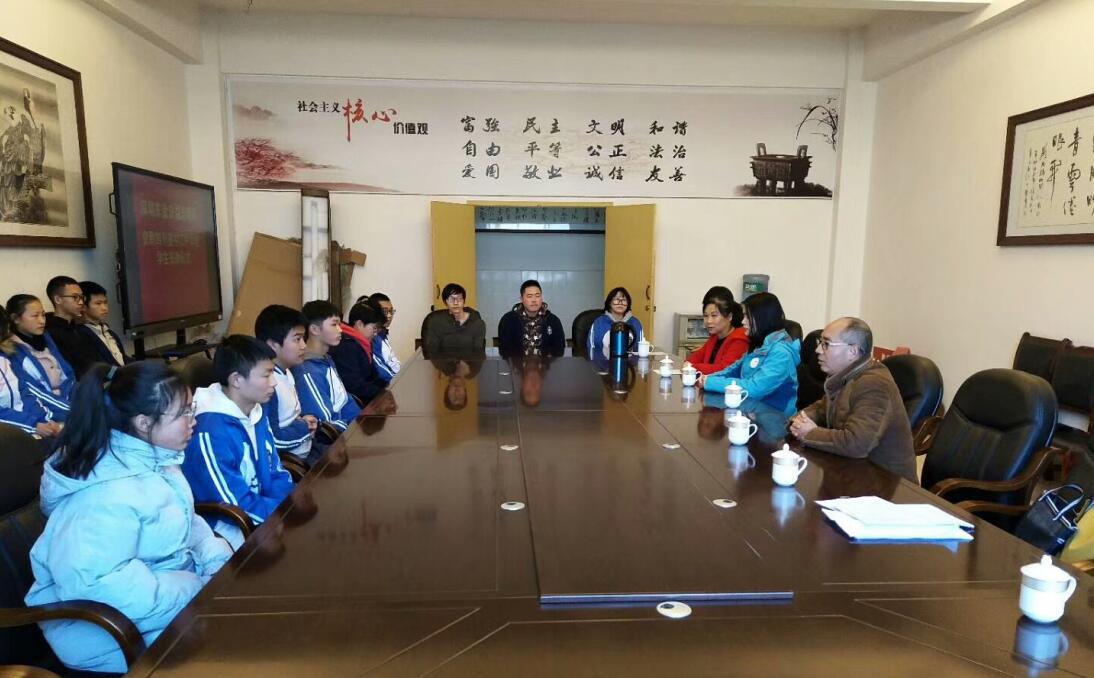 深圳东金公益志愿队到中江开展关爱活动