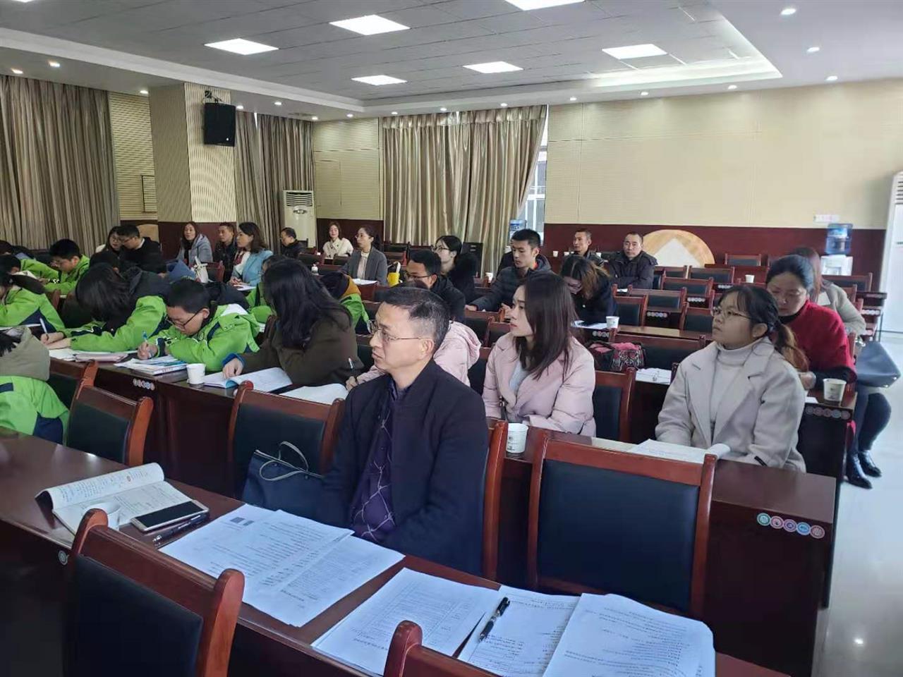 旌阳区10名初中数学青年教师同台竞技