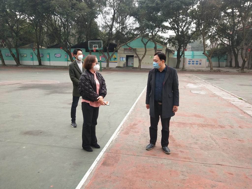 市教体局局长廖仁军莅彭检查学校防疫工作