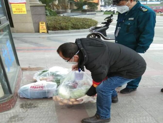 筑牢健康安全屏障——东坡区教体局在大石桥街道鱼山社区开展疫情防控工作纪实