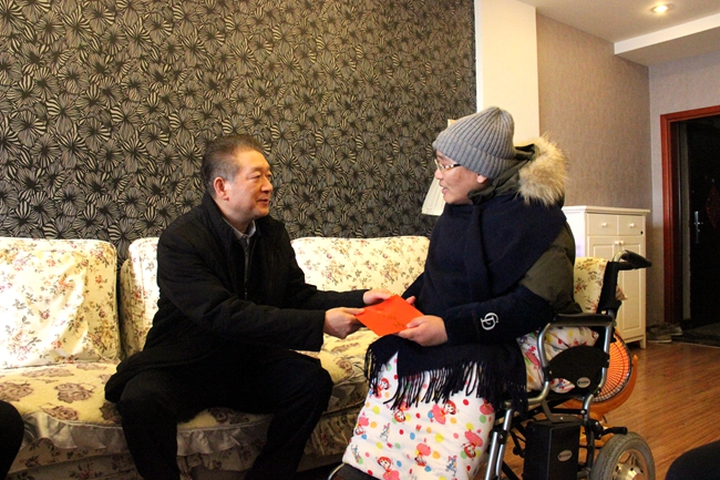 杨林兴赴江阳区慰问全国自强模范詹光伟