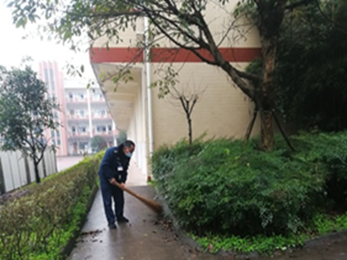 加强学校后勤保障 坚决打赢疫情防控攻坚战——名山区学校后勤在行动