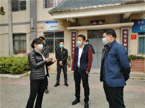 仁和区委常委检查学校疫情防控工作，调研指导开学准备工作