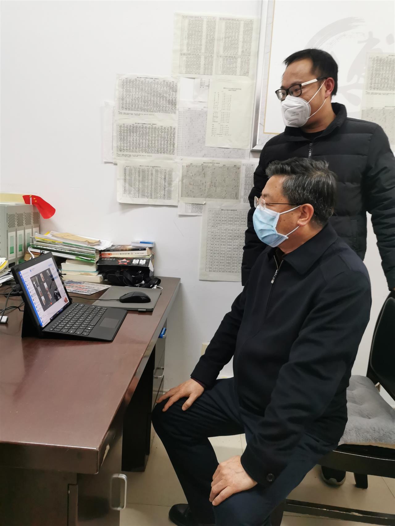 何礼调研教育重大项目开（复）工情况——疫情防控和施工建设两手抓两不误