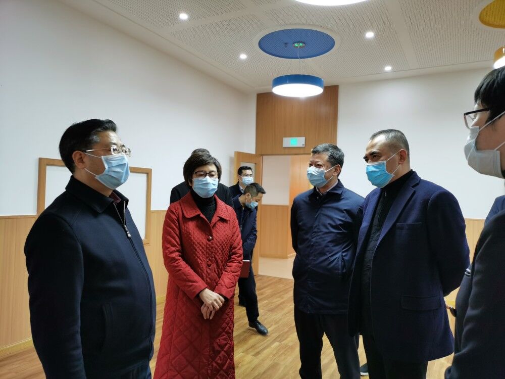 何礼调研教育重大项目开（复）工情况——疫情防控和施工建设两手抓两不误