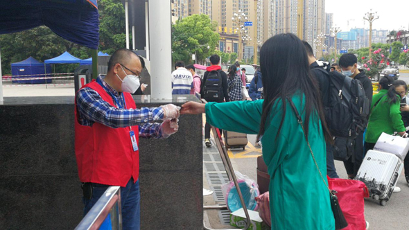 守得春暖  向阳而行 ——简阳职高高一、高二学生安全返校