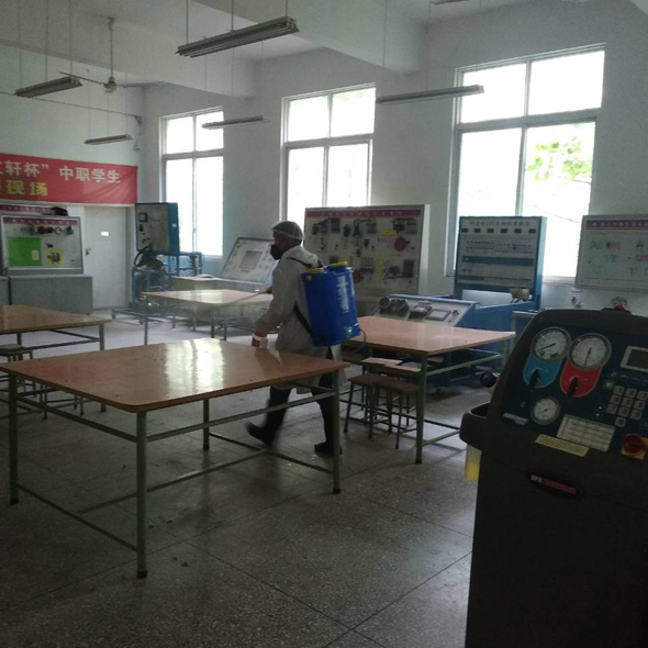 守得春暖  向阳而行 ——简阳职高高一、高二学生安全返校